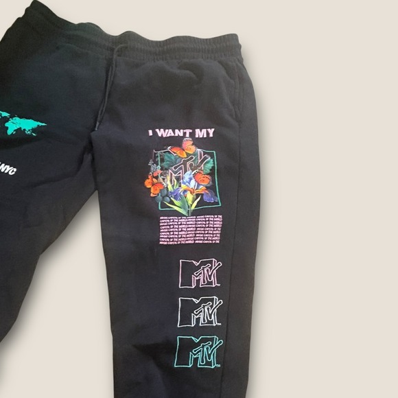 MTV Men's Black Fleece Joggers Sweatpants Activewear Drawstring Pants Graphic - Picture 2 of 4